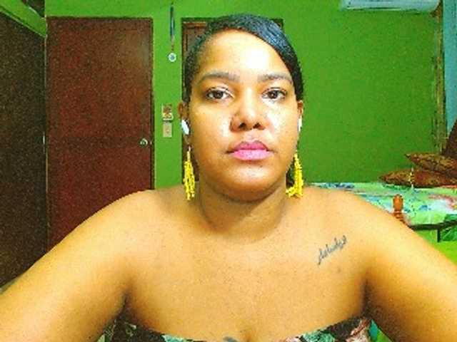 sarahlove16 live webcam show
