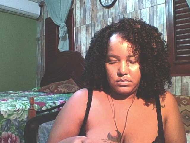 sarahlove16 live cam on BongaCams