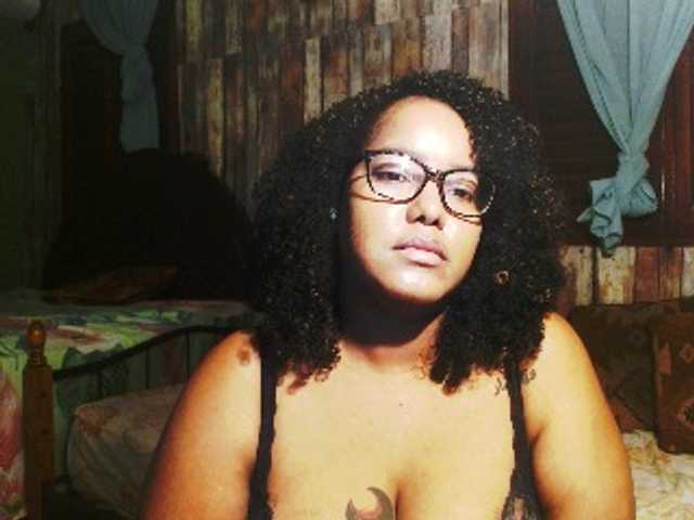 sarahlove16 live cam preview