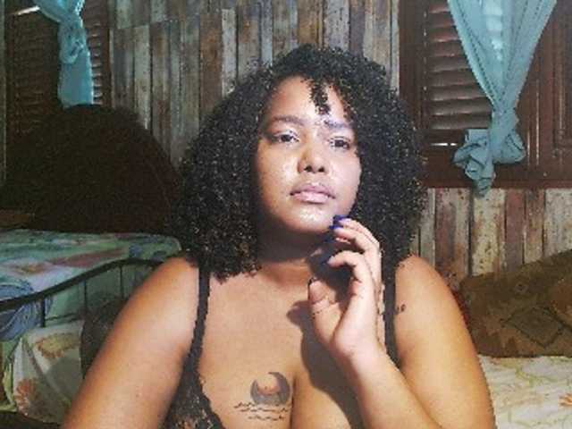 sarahlove16 live cam preview