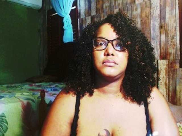 sarahlove16 live cam on BongaCams