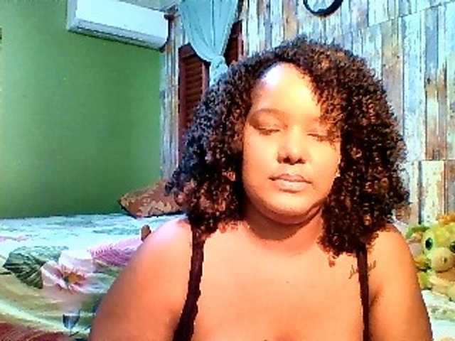 sarahlove16 live cam on BongaCams