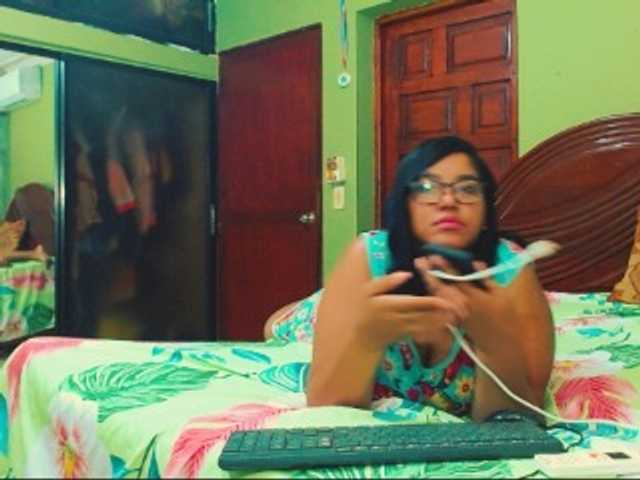 sarahlove16 live webcam show