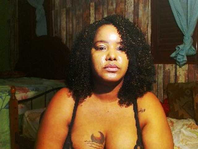 sarahlove16 live cam preview