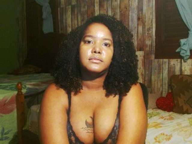 sarahlove16 live cam preview