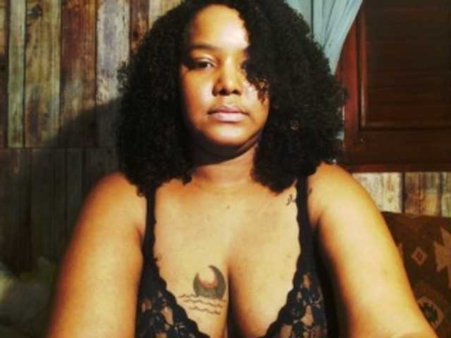 sarahlove16 live cam on BongaCams