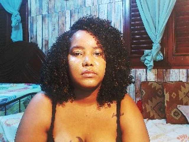 sarahlove16 live cam on BongaCams