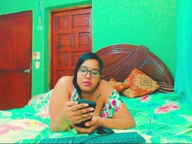 sarahlove16 live webcam show