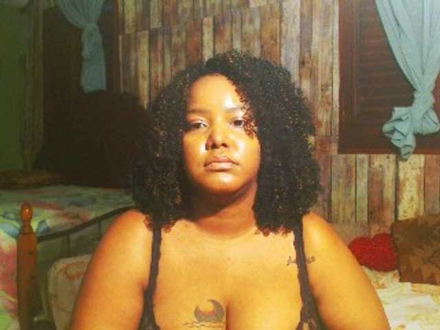 sarahlove16 live cam on BongaCams