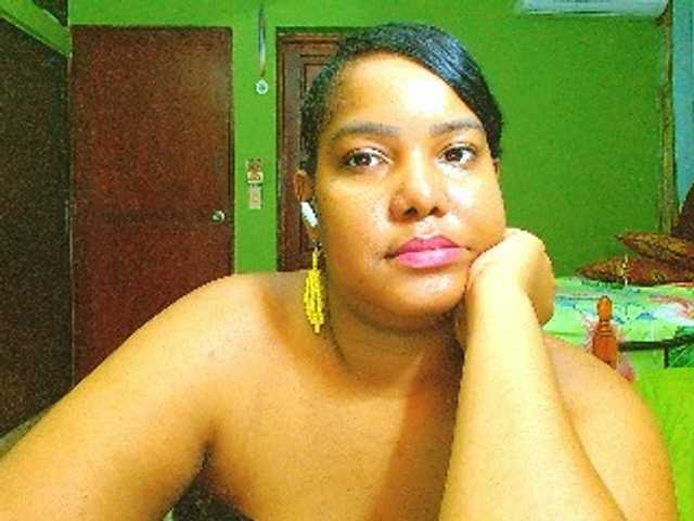 sarahlove16 live cam on BongaCams