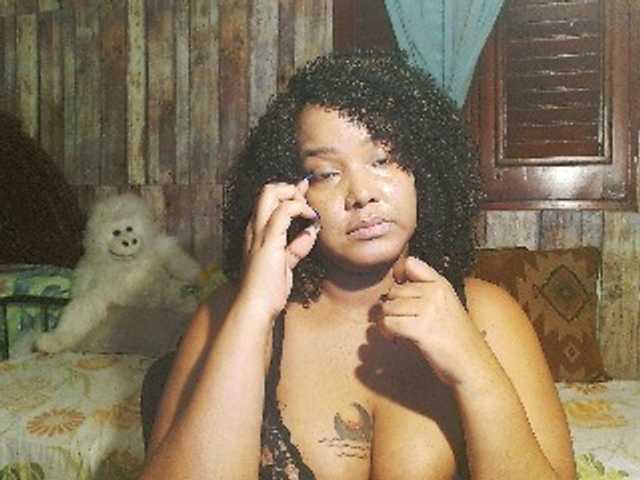 sarahlove16 live cam