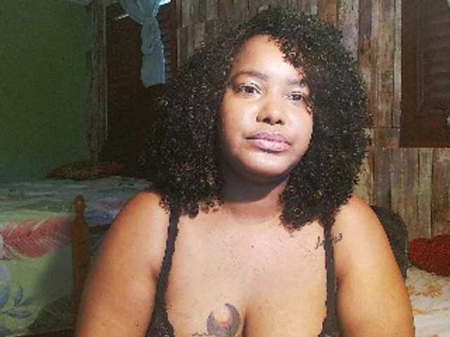sarahlove16 live cam preview