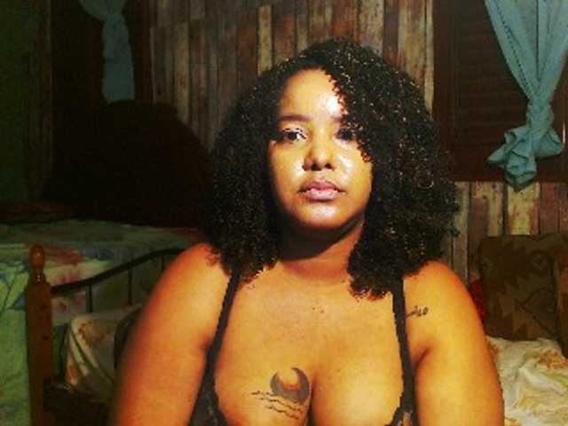 sarahlove16 live cam on BongaCams