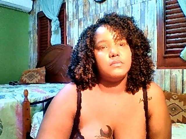 sarahlove16 live cam on BongaCams