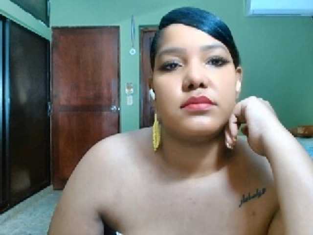 sarahlove16 live cam on BongaCams