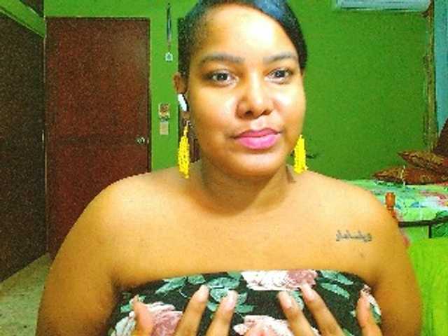 sarahlove16 live webcam show