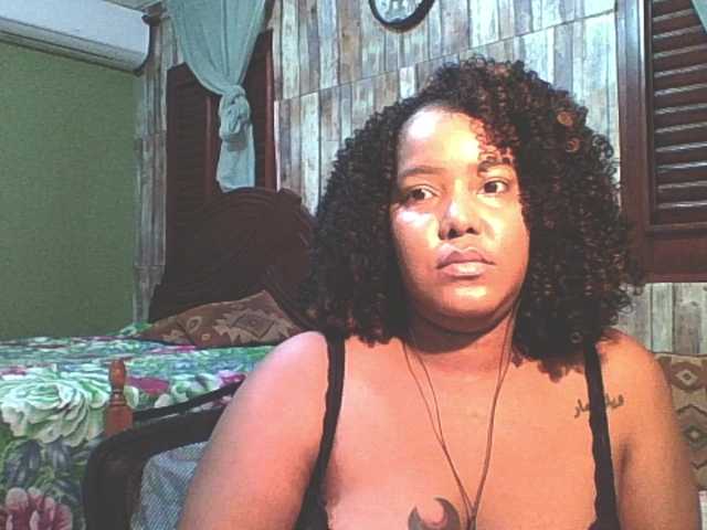 sarahlove16 live cam on BongaCams