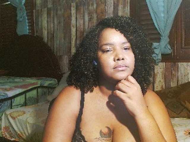 sarahlove16 live cam on BongaCams