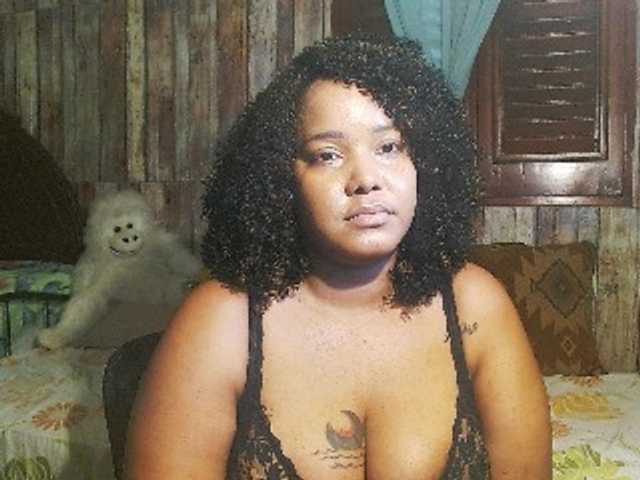 sarahlove16 live cam on BongaCams