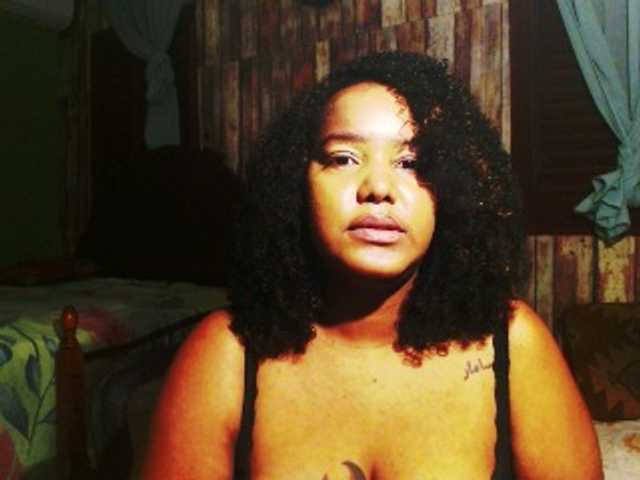 sarahlove16 live cam on BongaCams