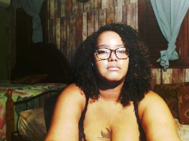 sarahlove16 live cam on BongaCams