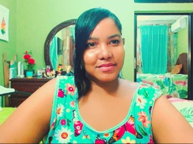 sarahlove16 live webcam show