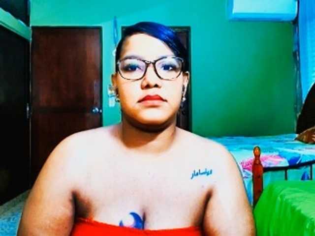 sarahlove16 live cam on BongaCams
