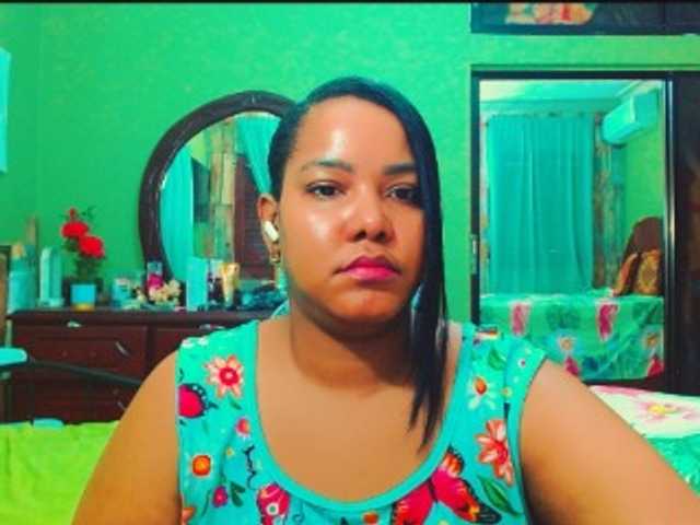 sarahlove16 live cam on BongaCams