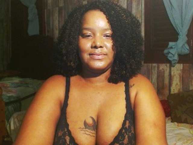 sarahlove16 live cam on BongaCams