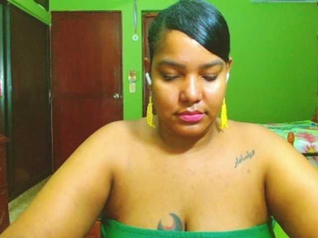 sarahlove16 live webcam show