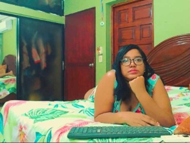 sarahlove16 live webcam show