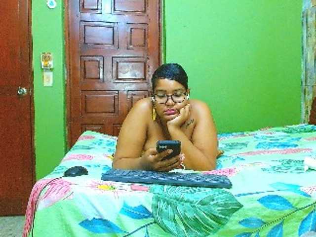 sarahlove16 live webcam show