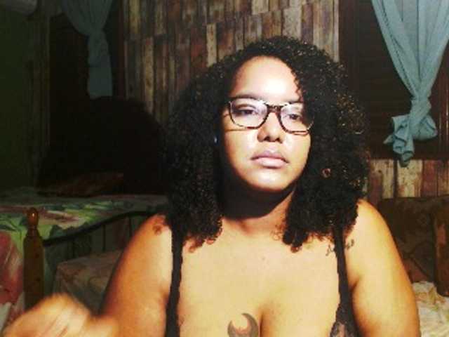 sarahlove16 live cam on BongaCams