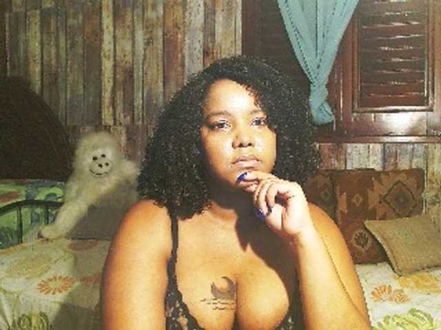 sarahlove16 live cam on BongaCams