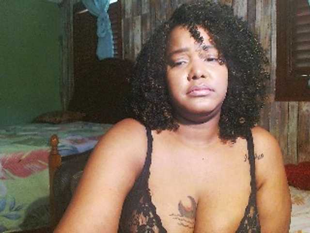 sarahlove16 live cam on BongaCams