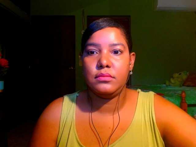 sarahlove16 live cam on BongaCams