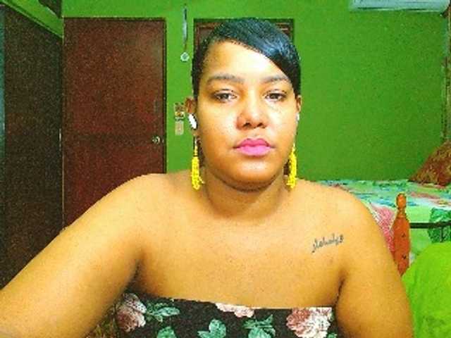 sarahlove16 live cam on BongaCams
