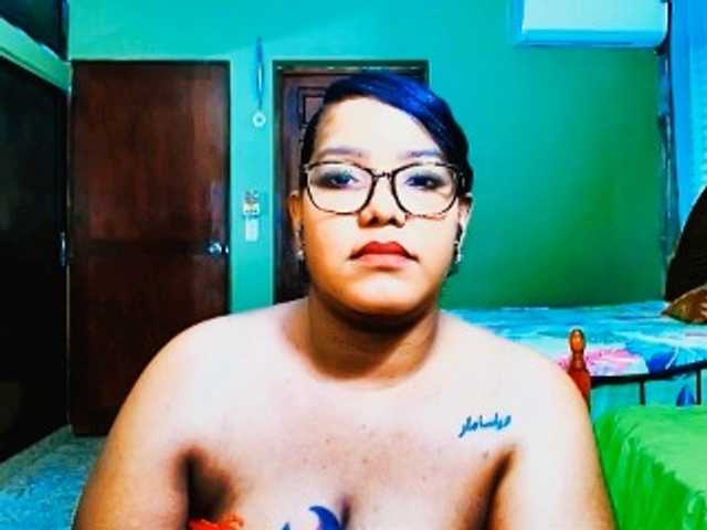 sarahlove16 live cam on BongaCams