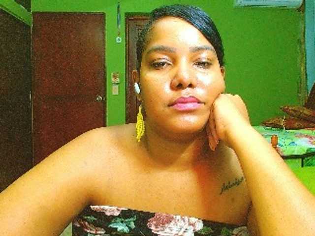 sarahlove16 live cam on BongaCams