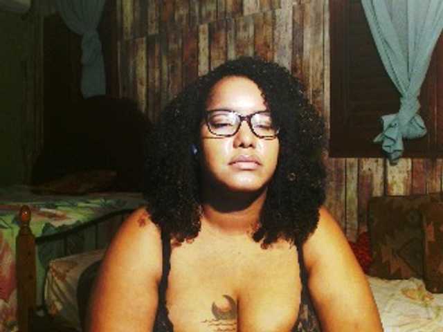 sarahlove16 live cam on BongaCams