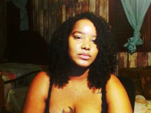 sarahlove16 live cam on BongaCams