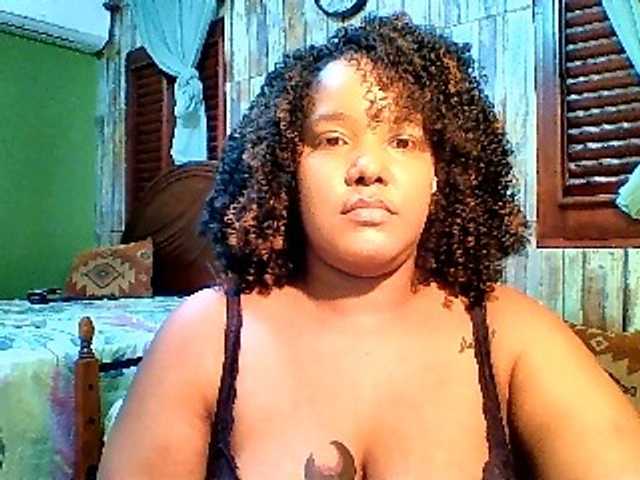 sarahlove16 live cam on BongaCams