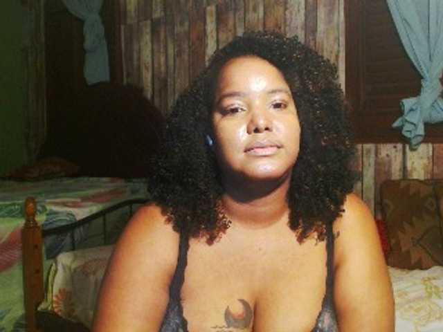 sarahlove16 live cam on BongaCams
