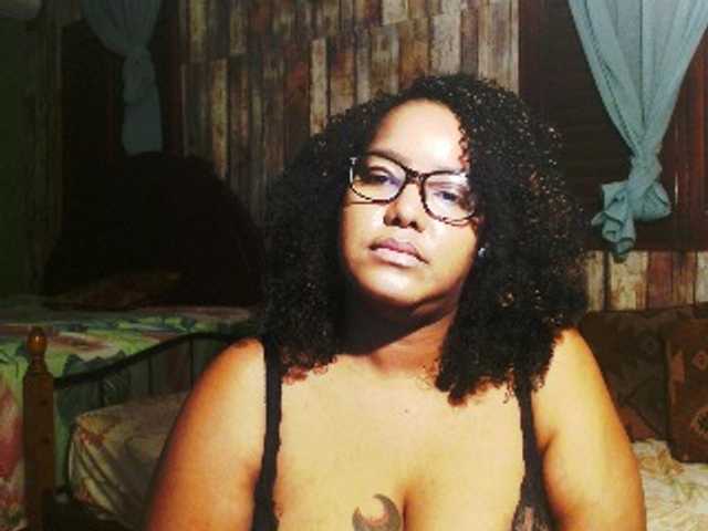sarahlove16 live cam on BongaCams