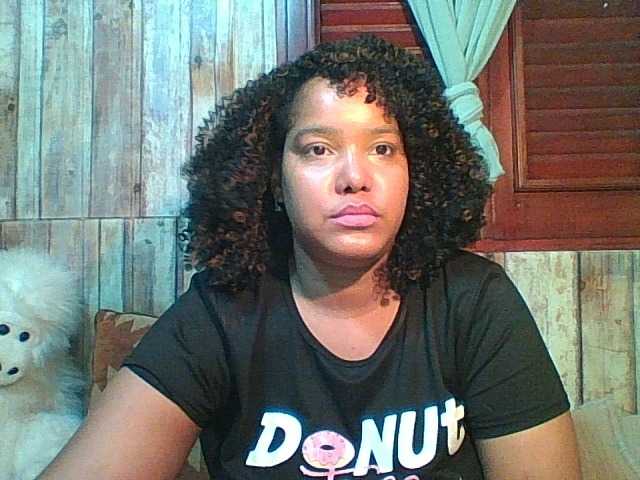 sarahlove16 live cam on BongaCams