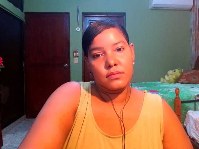 sarahlove16 live cam on BongaCams