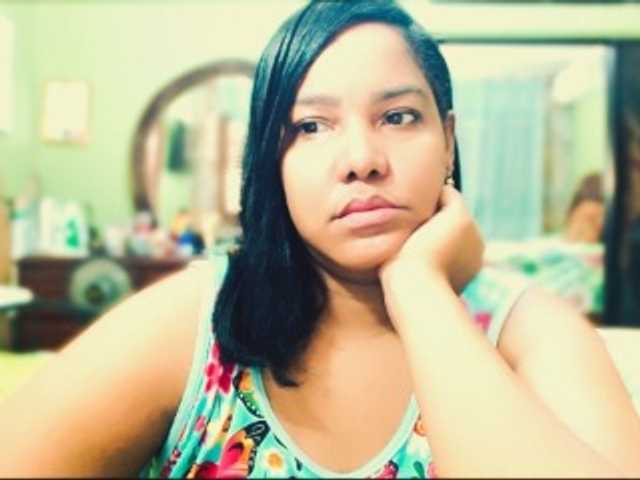sarahlove16 live cam on BongaCams