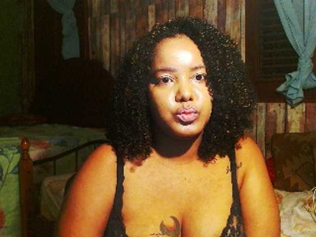 sarahlove16 live cam preview
