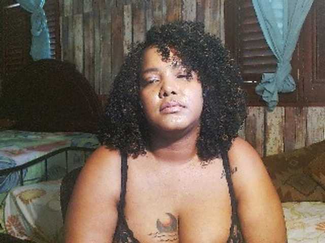 sarahlove16 live cam on BongaCams