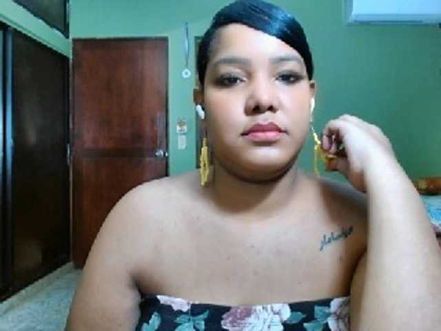 sarahlove16 live cam on BongaCams